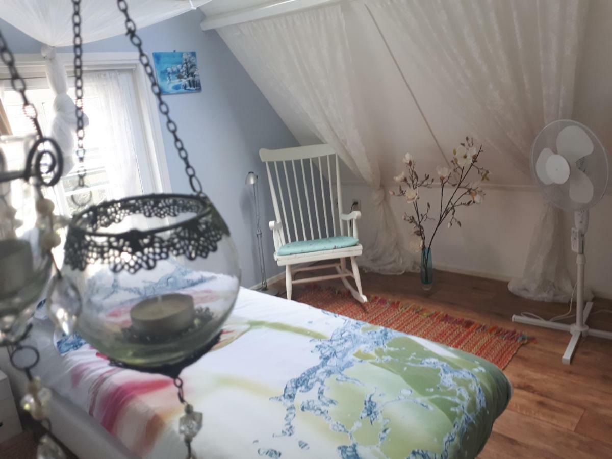 Bed and Breakfast Janz Capelle aan den IJssel Esterno foto